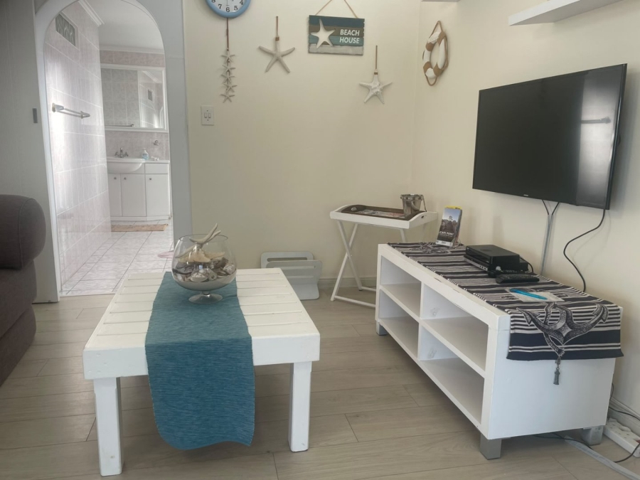 To Let 1 Bedroom Property for Rent in Fish Hoek Western Cape